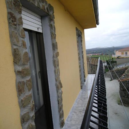 Casa Rural El Carrascal Valdefuentes de Sangusín Eksteriør billede