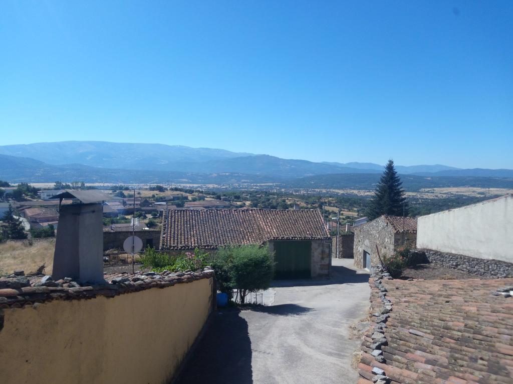 Casa Rural El Carrascal Valdefuentes de Sangusín Eksteriør billede