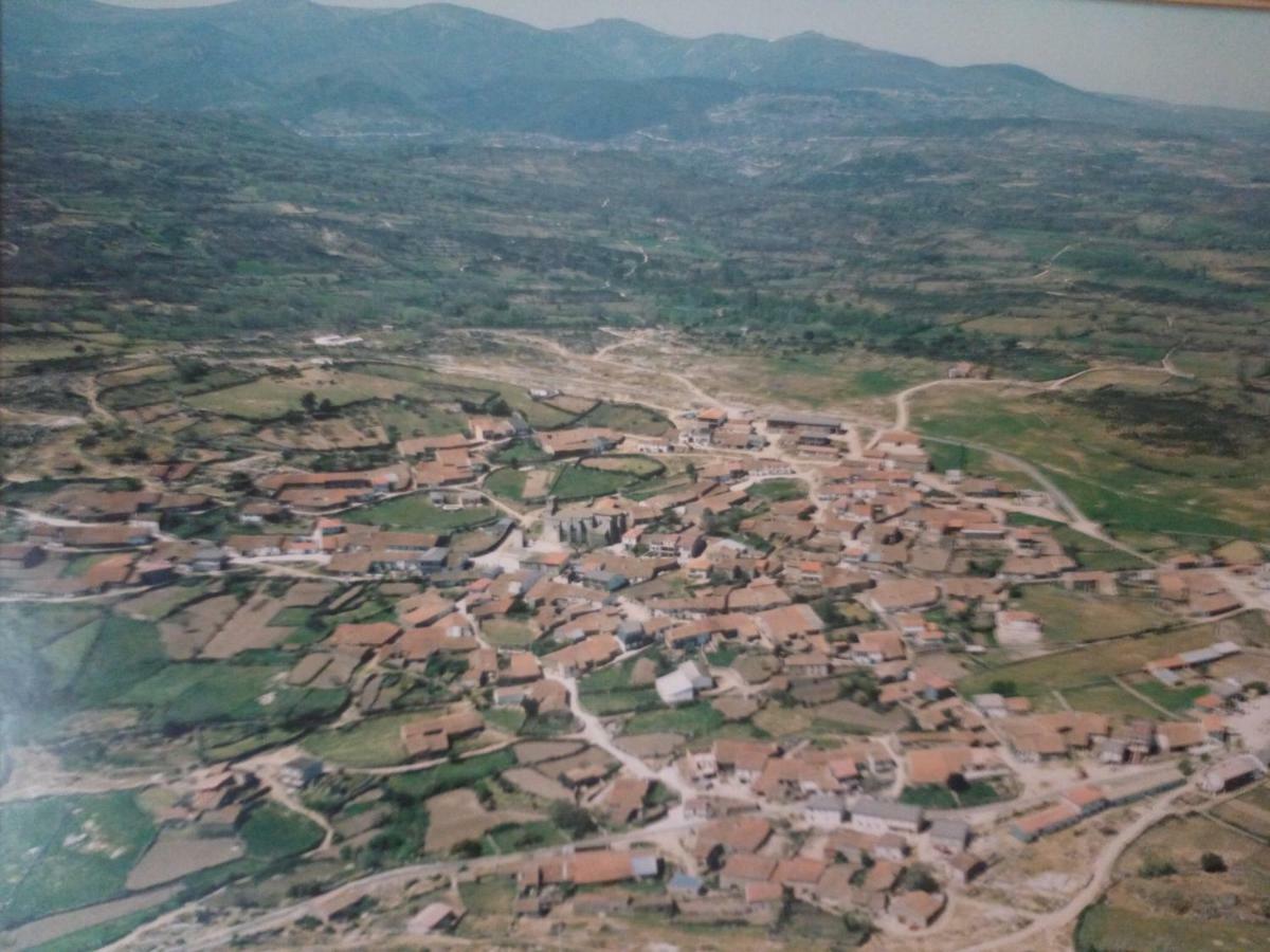Casa Rural El Carrascal Valdefuentes de Sangusín Eksteriør billede