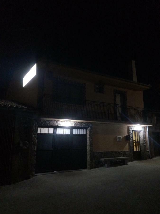 Casa Rural El Carrascal Valdefuentes de Sangusín Eksteriør billede