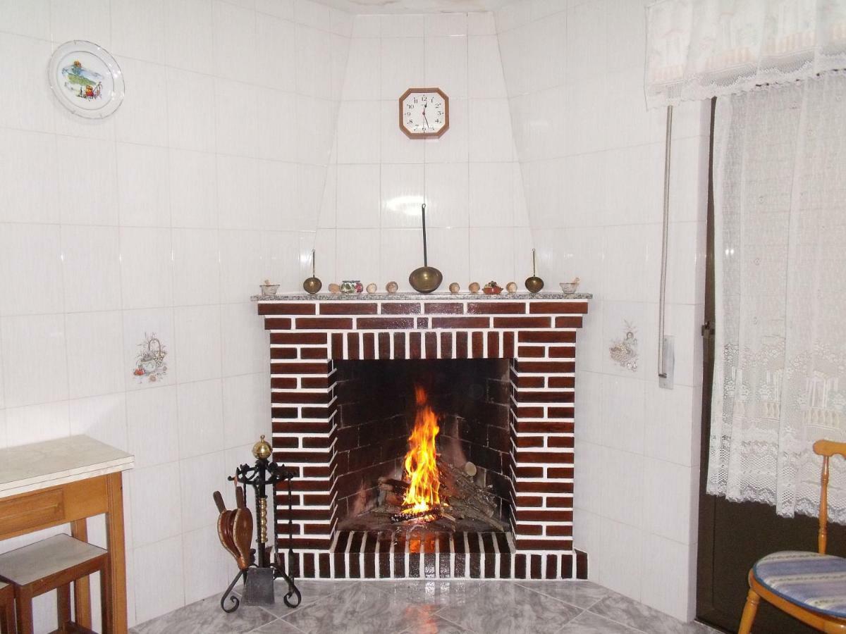 Casa Rural El Carrascal Valdefuentes de Sangusín Eksteriør billede