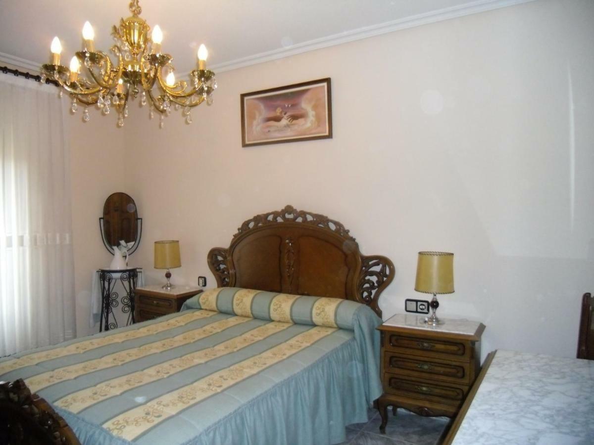 Casa Rural El Carrascal Valdefuentes de Sangusín Eksteriør billede